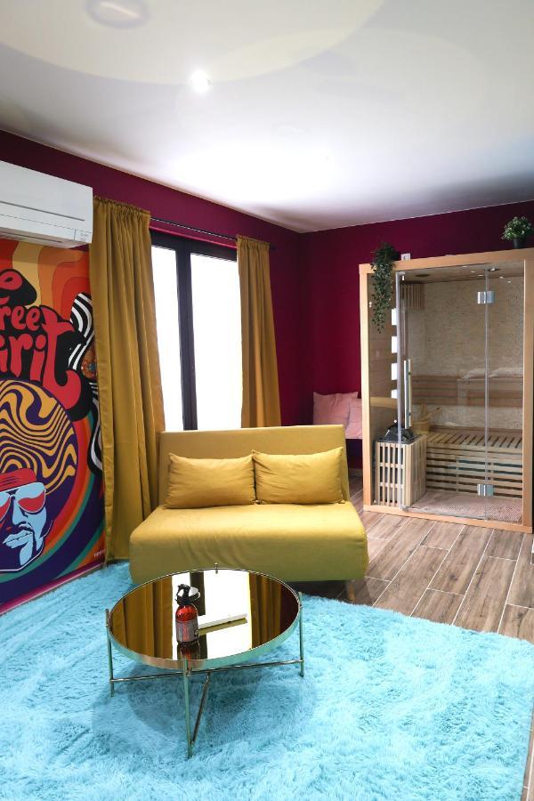 Capsule Groovy-Jacuzzi-Sauna-Billard-Netflix- Nintendo Switch & Jeux Mons Exterior foto